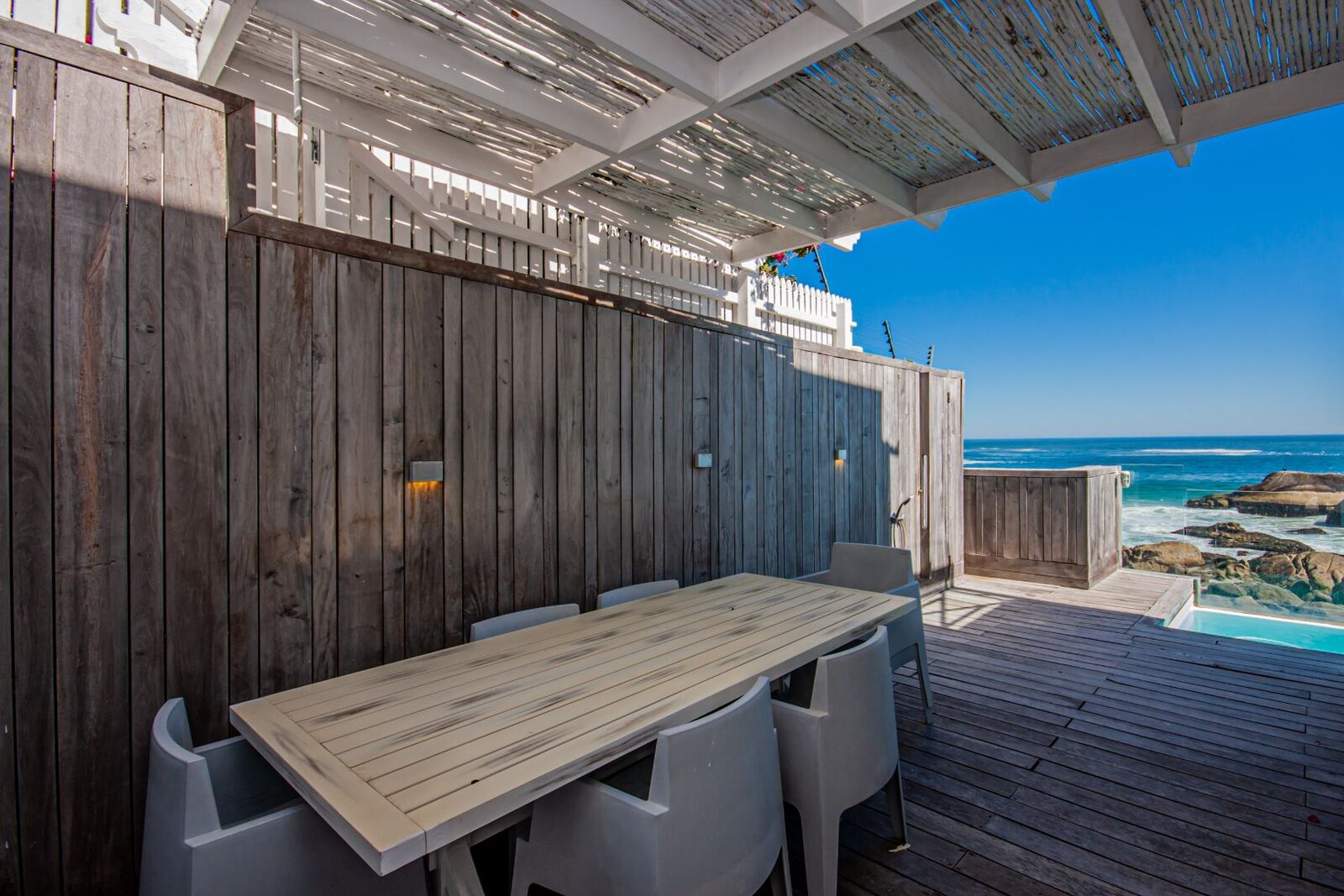 3 Bedroom House To Let in Clifton — 8