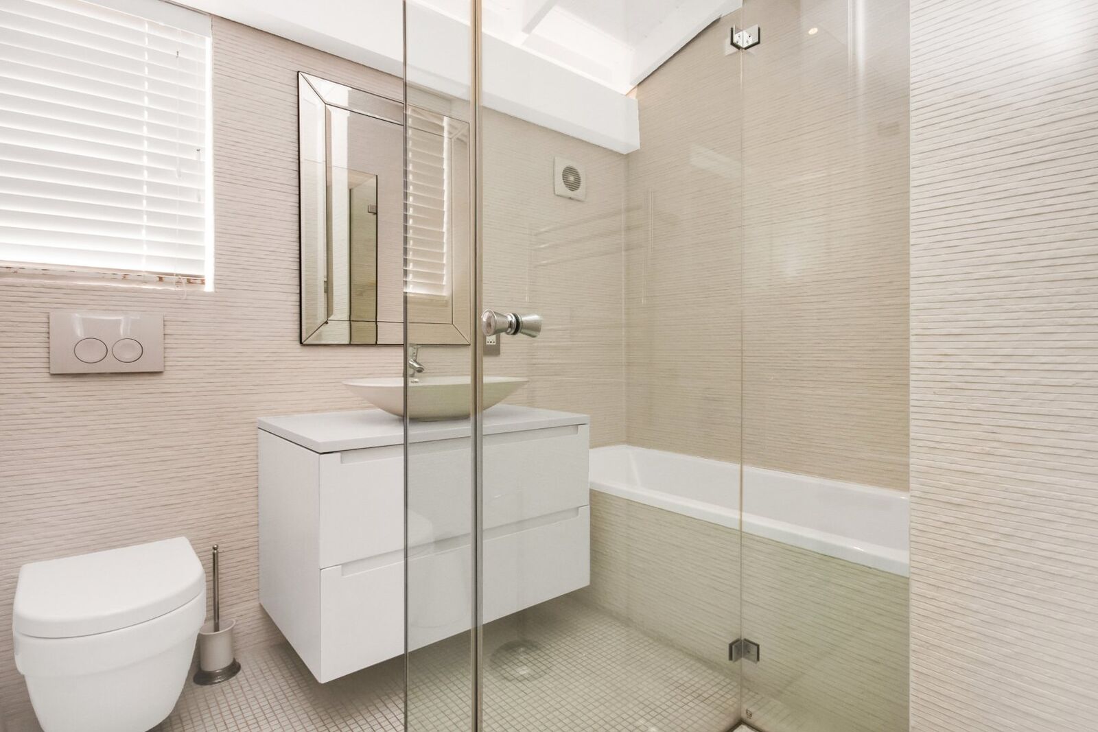 3 Bedroom House To Let in Clifton — 9