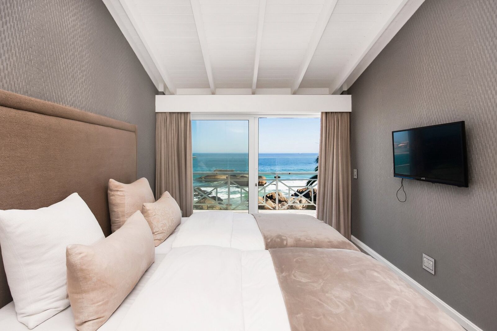 3 Bedroom House To Let in Clifton — 12