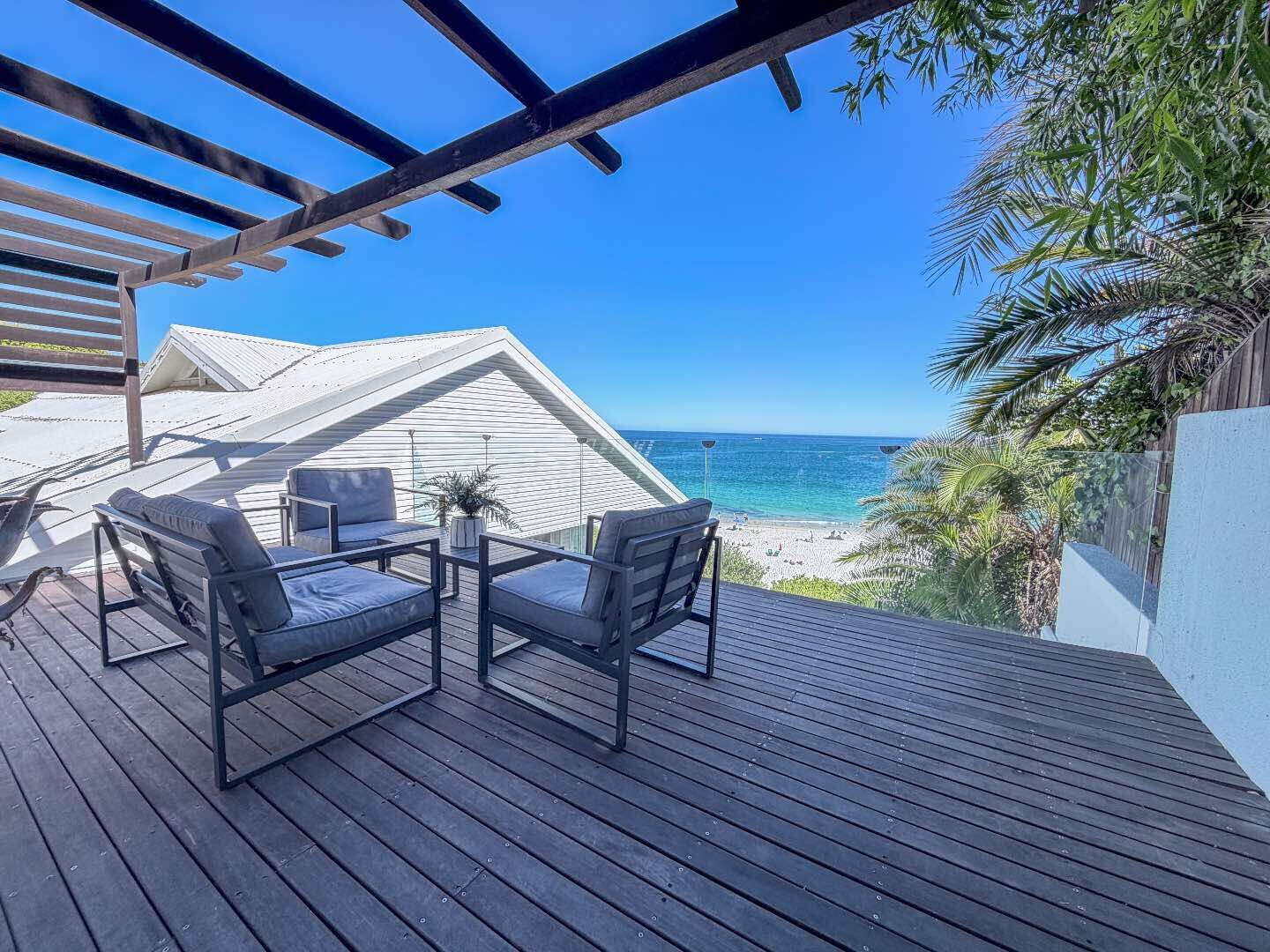 4 Bedroom House For Sale in Clifton — 4