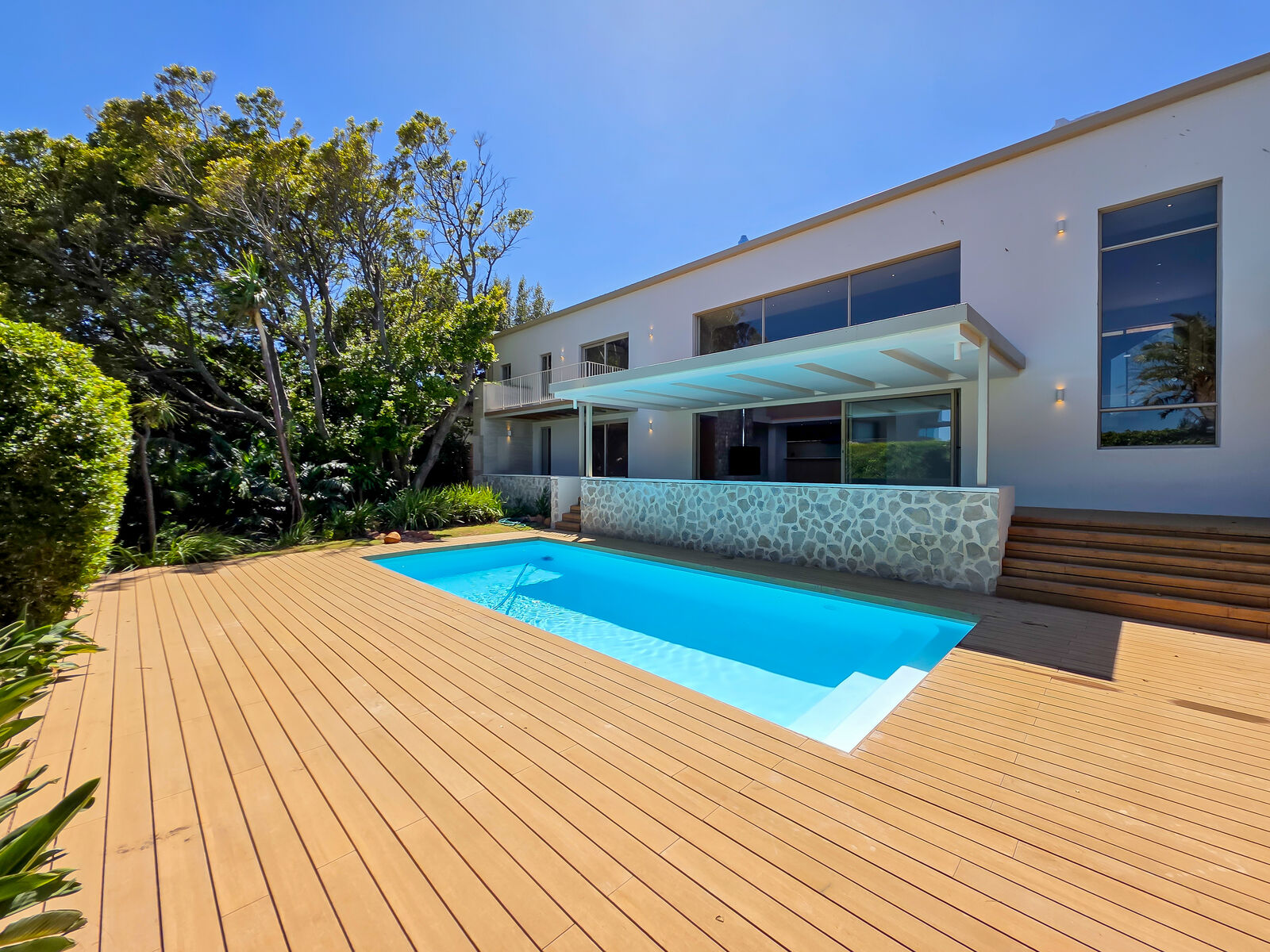 5 Bedroom Freehold Rented in Camps Bay — 3