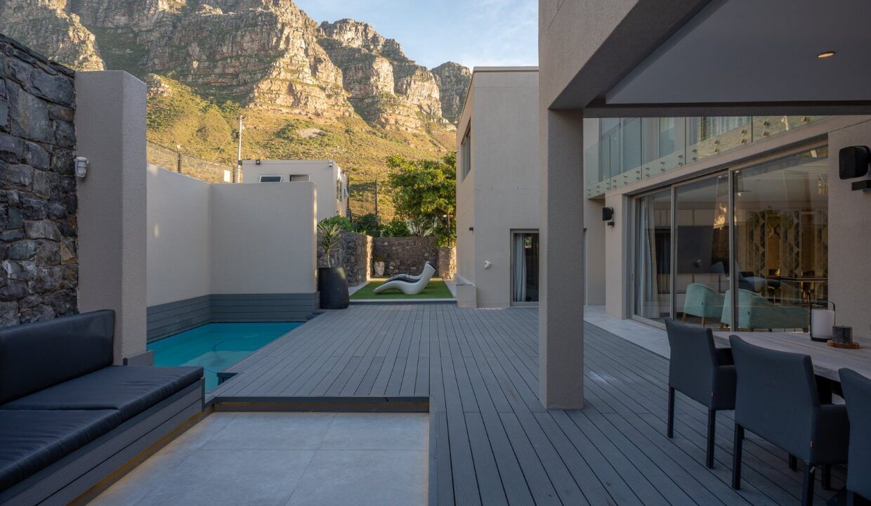 5 Bedroom Self-Catering Villa in Camps Bay