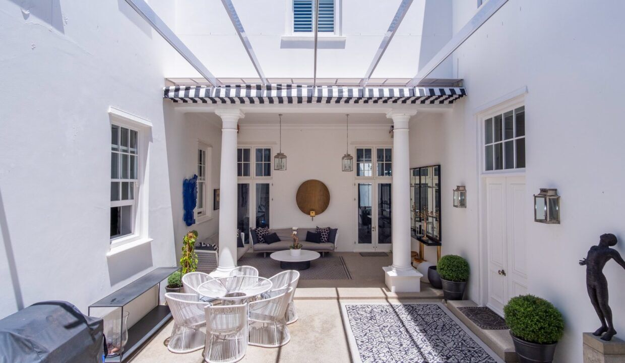 5 Bedroom Self-Catering Villa in Clifton