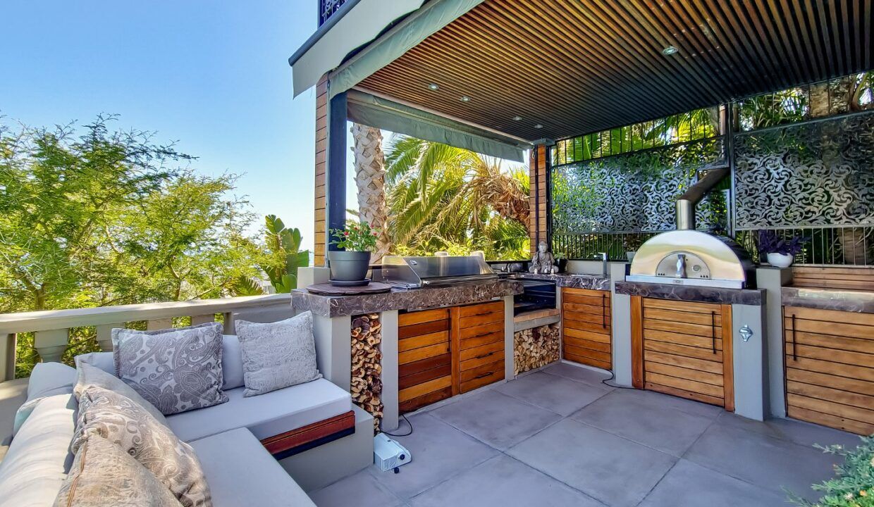 5 Bedroom Self-Catering Villa in Bantry Bay — 7