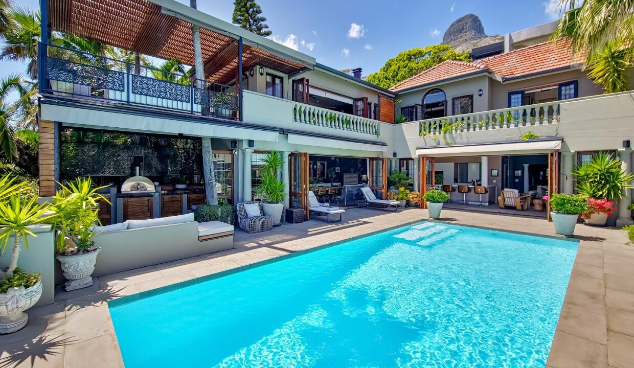 5 Bedroom Self-Catering Villa in Bantry Bay — 11