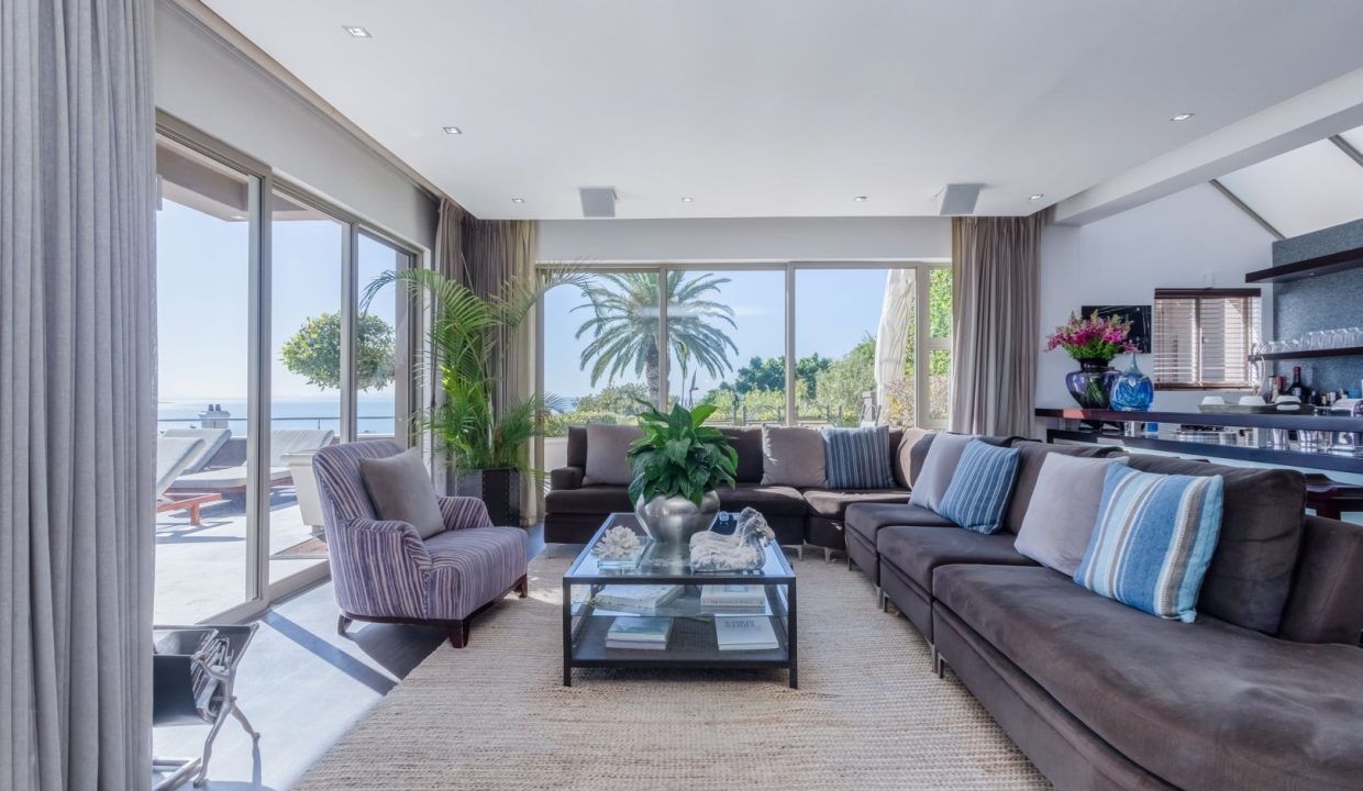 6 Bedroom Self-Catering Villa in Bantry Bay — 4